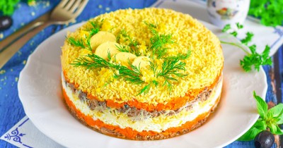 Рыбный салат Мимоза с морковью и сыром