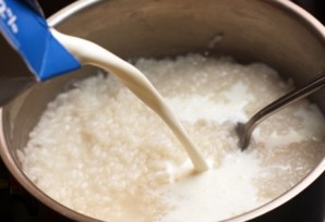 Рисовая каша на молоке - фото шаг 2