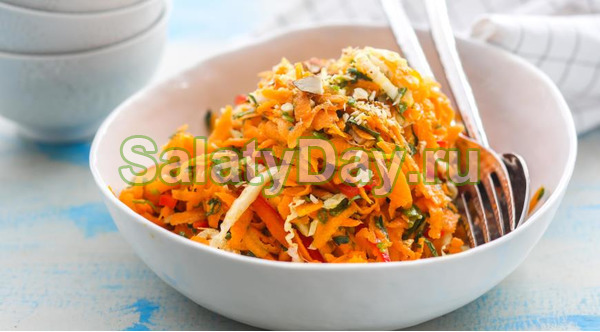 Салат с корейской морковью, фасолью и сельдереем