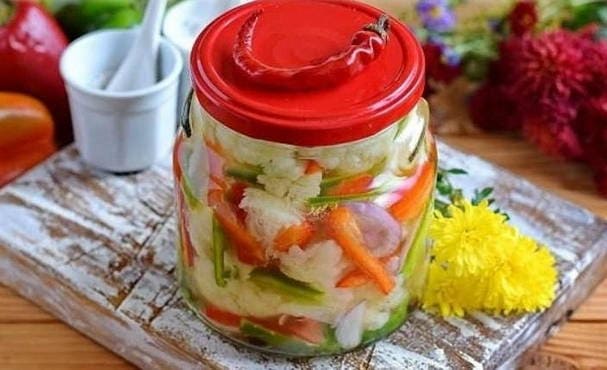 Салат из цветной капусты на зиму - 5 простых и вкусных рецептов с фото пошагово